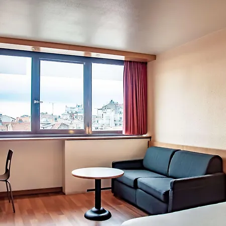 Ibis Centre Comedie 3*
